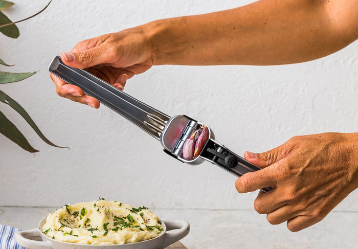 Dreamfarm Garlic Press - Garject Metal