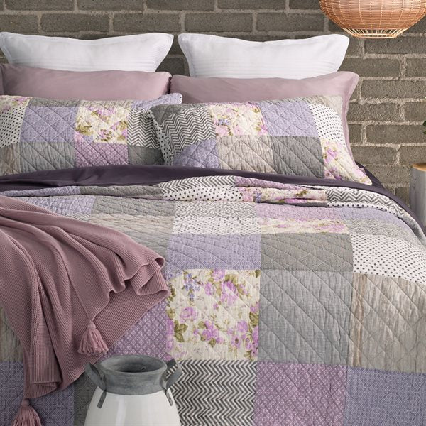 Quilt and Shams Set - Theoline